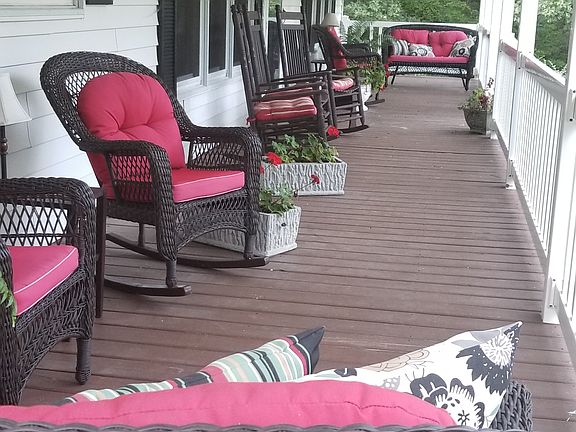 Relaxing front porch to enjoy