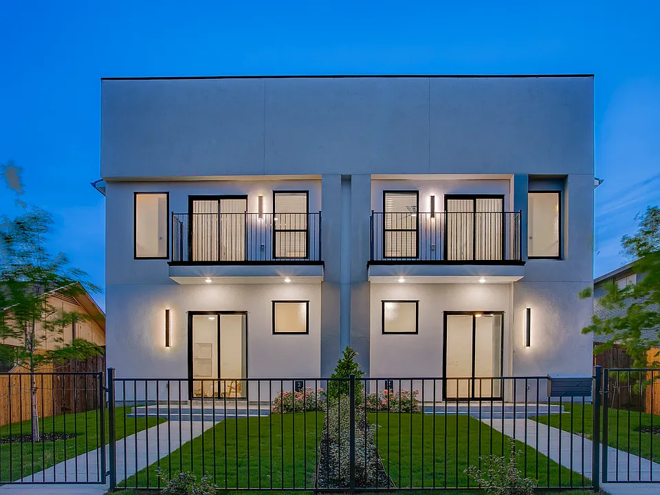 2315 S Vernon Ave #2313