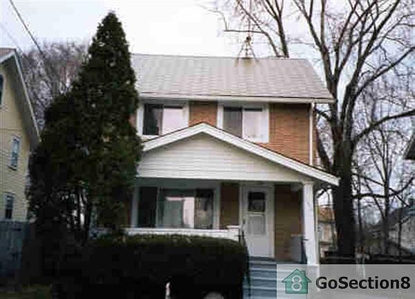 1st image of 1056 W 12th St
