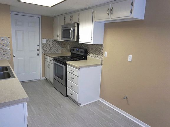 5th image of 2114 Bentvine Dr
