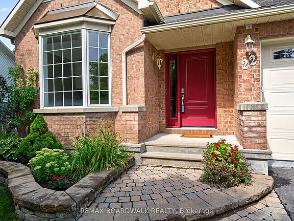 2nd image of 22 Burnstead Cres