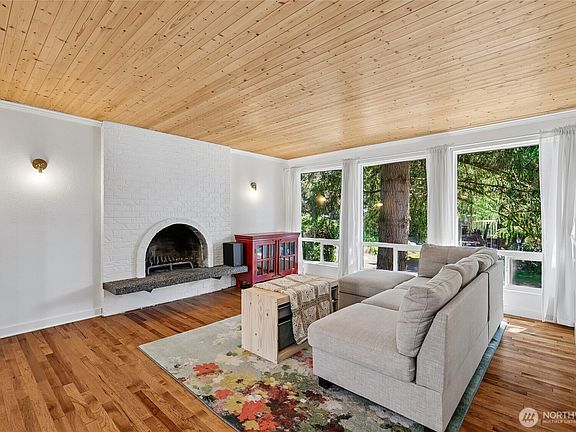 4th image of 2701 196th Street SE