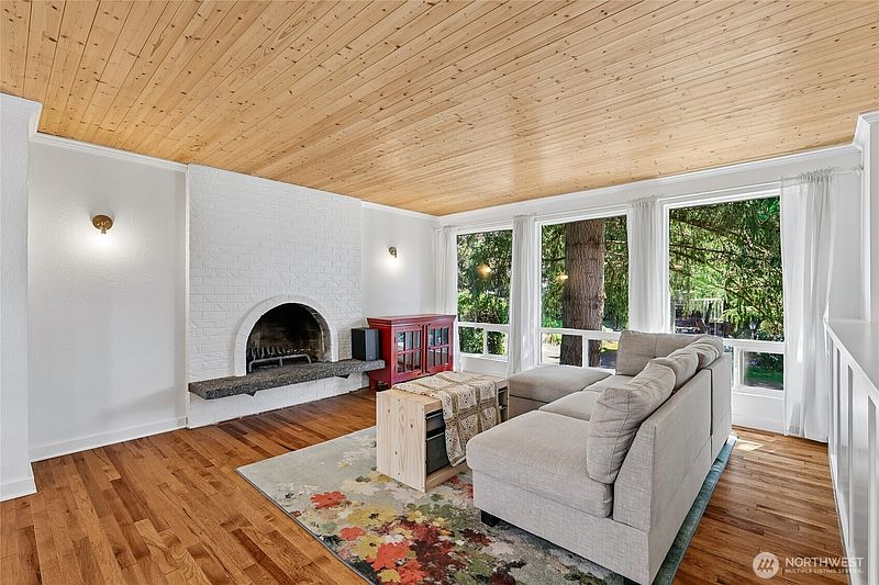 4th image of 2701 196th Street SE