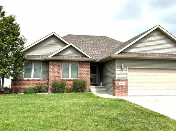 1009 W 8th St, Kearney, NE 68845