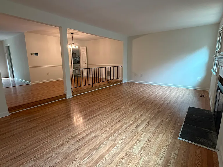 5814 Tudor Ln — Photo 15