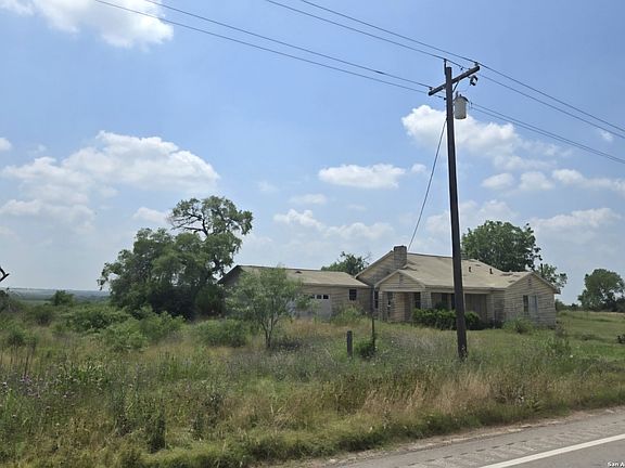 4th image of 14011 N FM 81