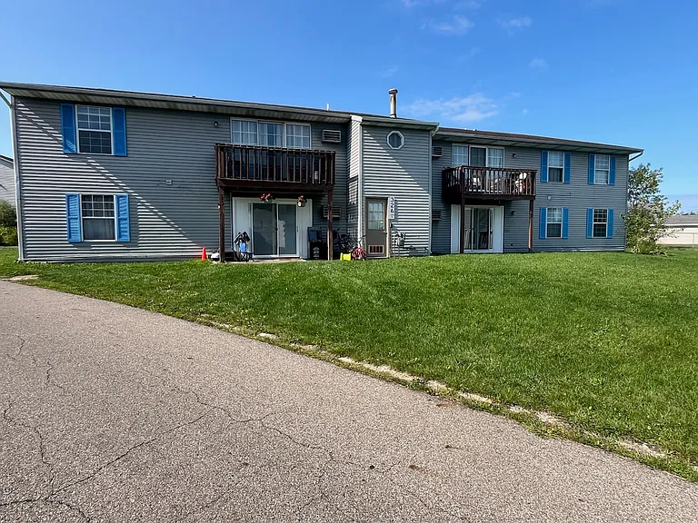 326 Stratford Way — Photo 1
