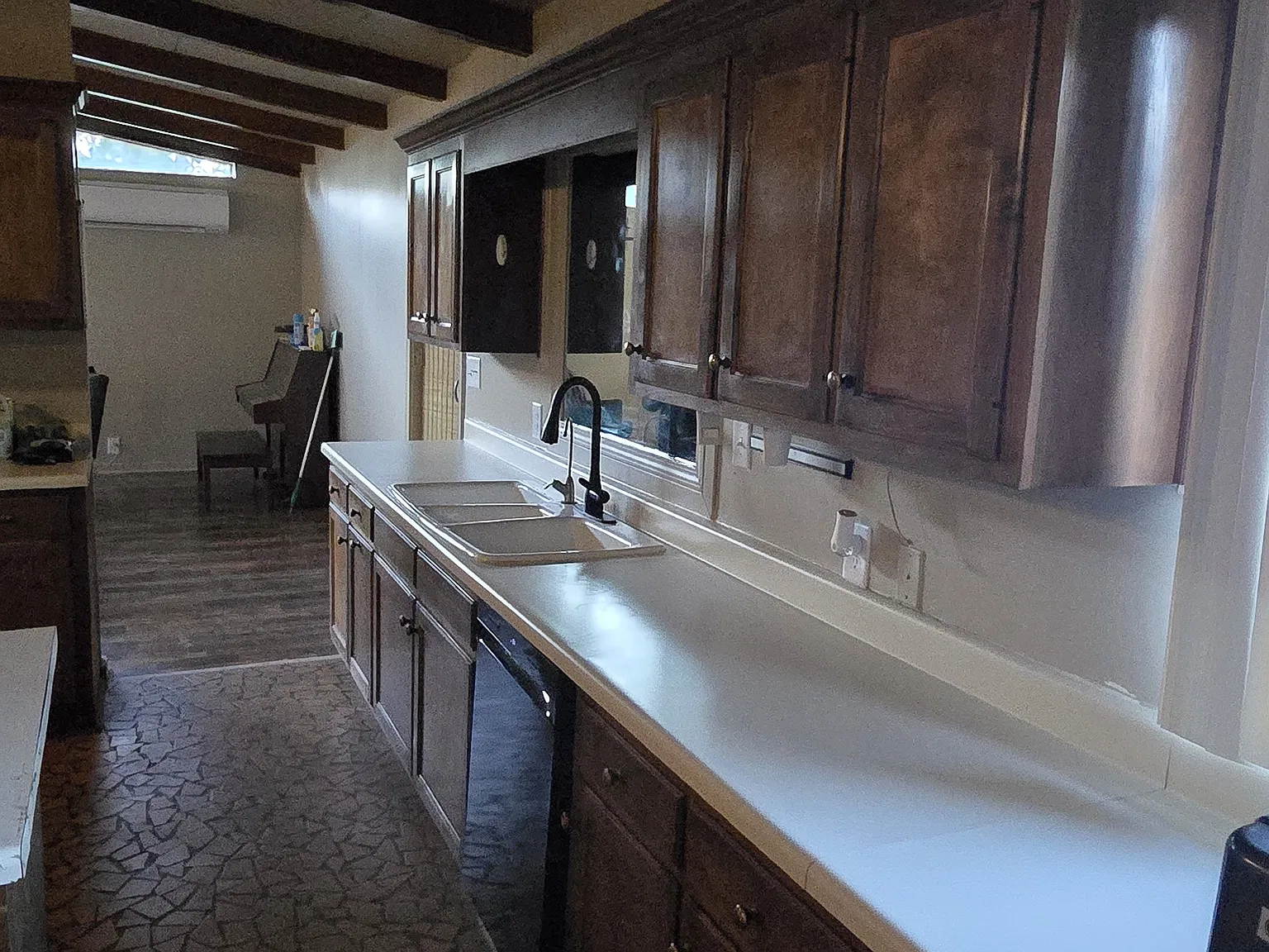 4 bed, 2100 sqft, $2,000 — Photo 4