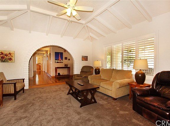 3rd image of 2418 Vista Dr