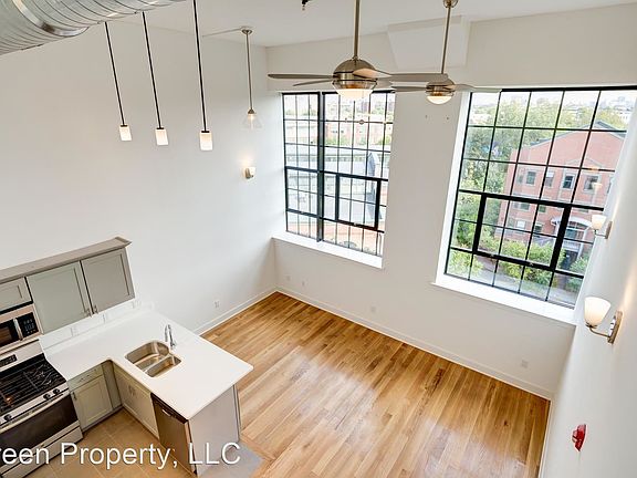 3rd image of 170 Lafayette St #8175466