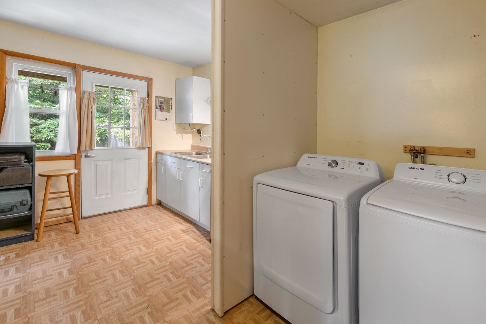  1st floor laundry room