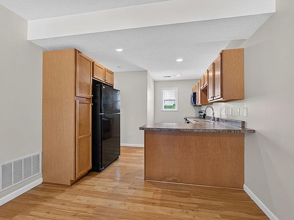 5th image of 520 Prairie Meadow Dr