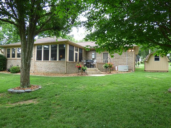 4th image of 115 Fairway Dr