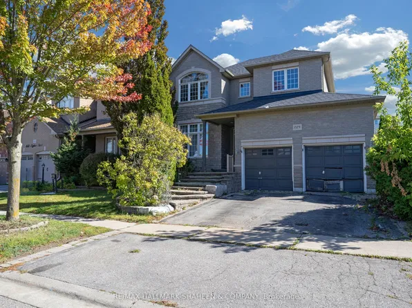 1529 Skyview St, Oshawa, ON L1K 2S3