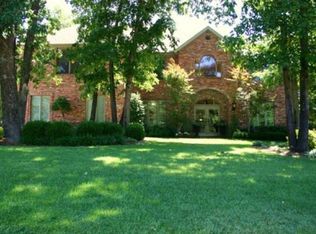 3881 E Natchez Trce, Fayetteville, AR 72703