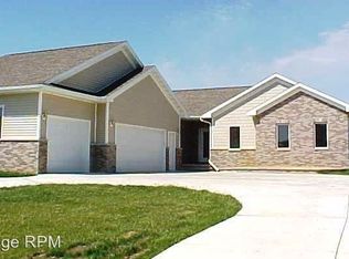 5006 Mercedes Bnd, Waterloo, IA 50701