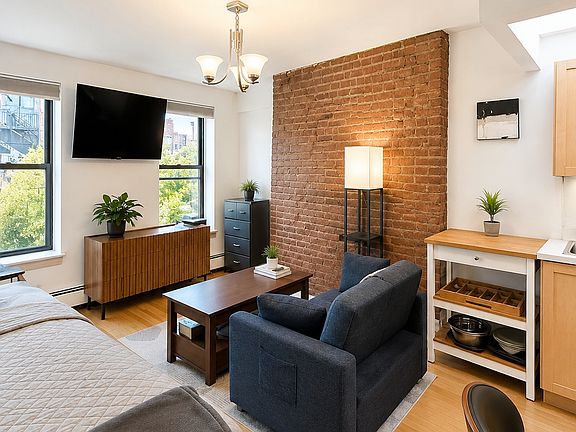 2nd image of 517 E 5th St APT 500