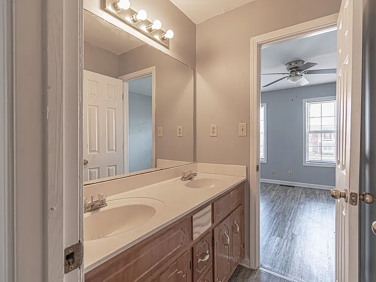 203 Tree Line Dr — Photo 14