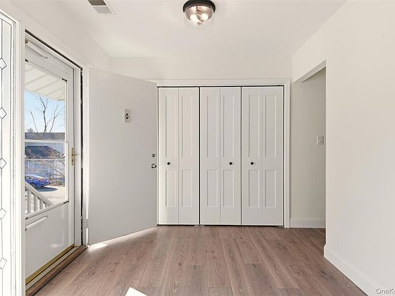 5th image of 909 Fenway Road