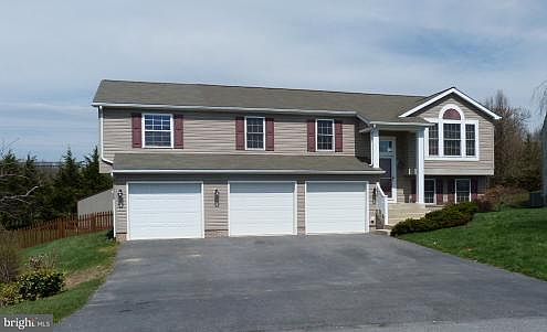 3rd image of 13111 Primrose Ln