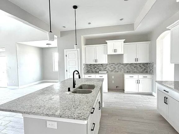 5th image of 2514 Segovia Ct