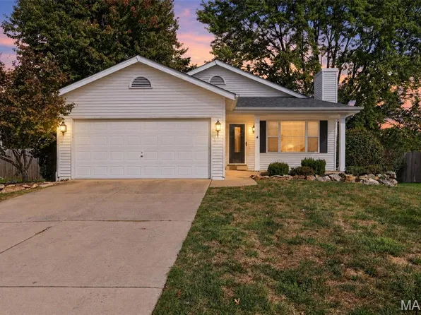 24 Mallard Pointe Dr, O'Fallon, MO 63368