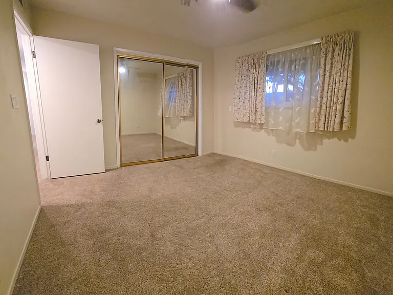 5170 E Huntington Ave — Photo 50