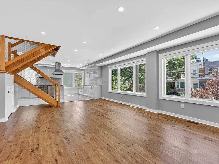 869 Corinthian Ave #1 — Photo 9