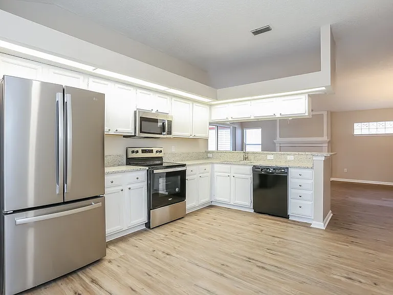 1156 Radis Pl — Photo 9