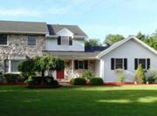 760 Barclay Dr, Bethlehem, PA 18017