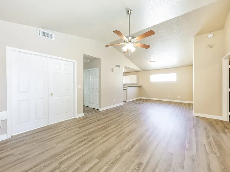 7608 W Mescal St — Photo 13
