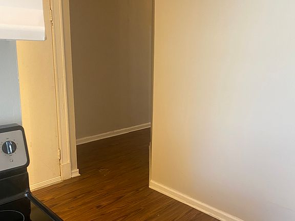 3rd image of 6010-6012 Etzel Ave Floor 1