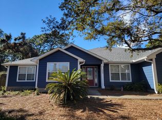 1905 Frontera St, Navarre, FL 32566