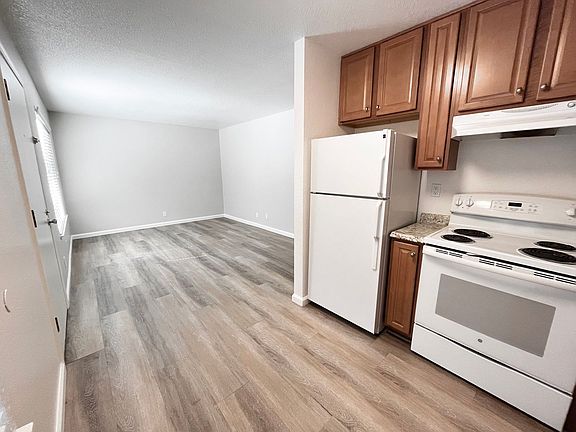 3rd image of 2220 O St #6