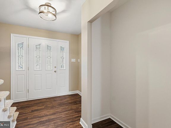 4th image of 1304 Sturbridge Dr
