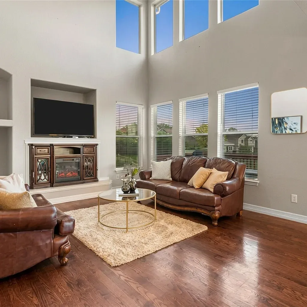 8 bed, 4078 sqft, $625 — Photo 4