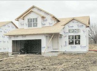 3606 Park Side Dr, Des Moines, IA 50317
