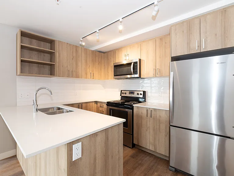 188 E 49th Ave — Photo 13