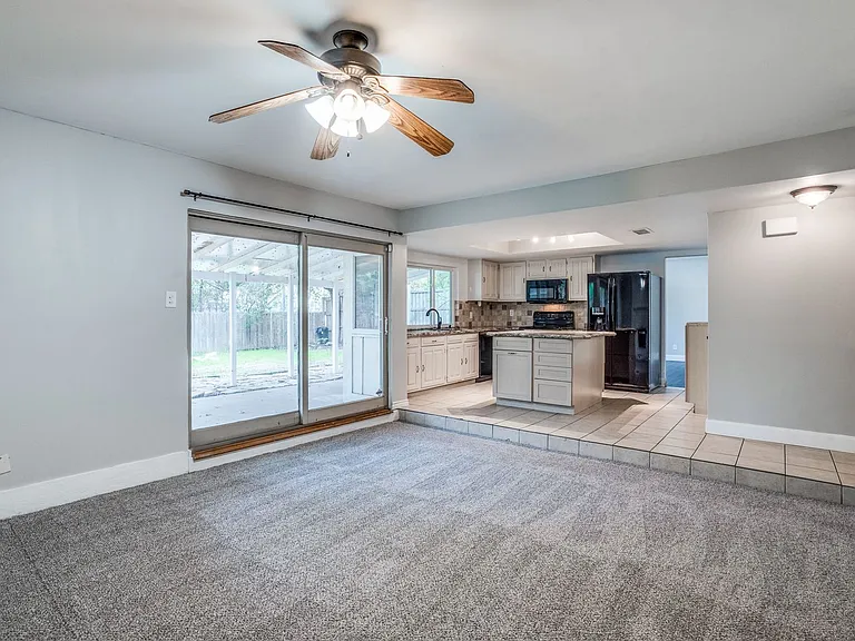 902 Firestone Ln — Photo 5