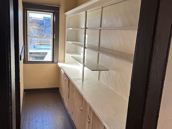 5th image of 2121 Hanchett St