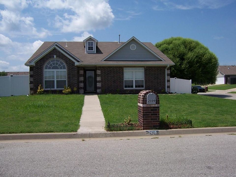 1st image of 2109 Greenbrier Ct