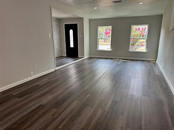 3rd image of 21422 Highland Knolls Dr