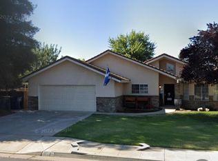 2516 Vartikian Ave, Clovis, CA 93611