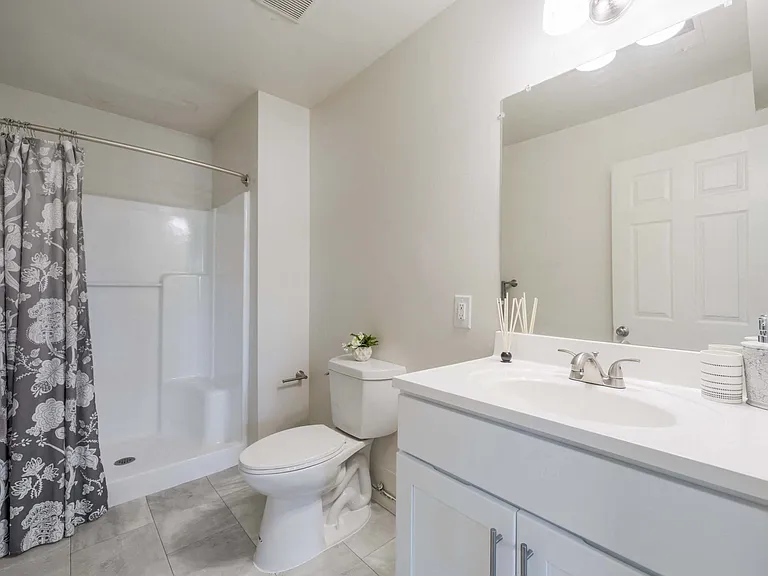 The Landings Apartment Homes — Photo 16