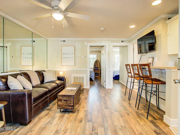 205 Florence Ave #4 — Photo 9