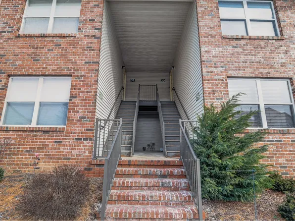 30 Gracie Rd #204, East Hanover, NJ 07936