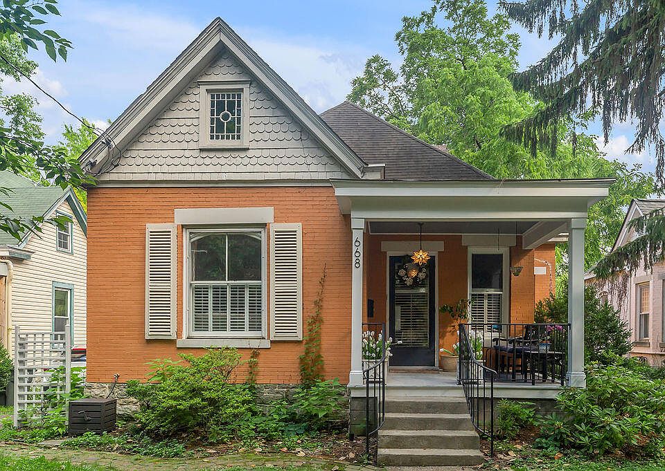 1st image of 668 Elsmere Park