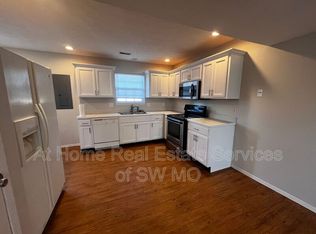 747 E Kings Carriage Blvd, Nixa, MO 65714