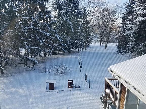4th image of 105 Echo Springs Cir