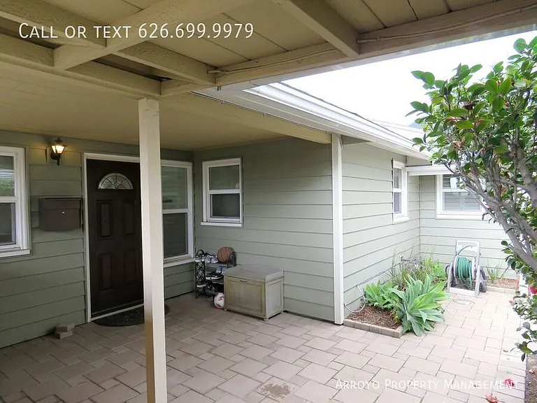 1165 Leonard Ave — Photo 3